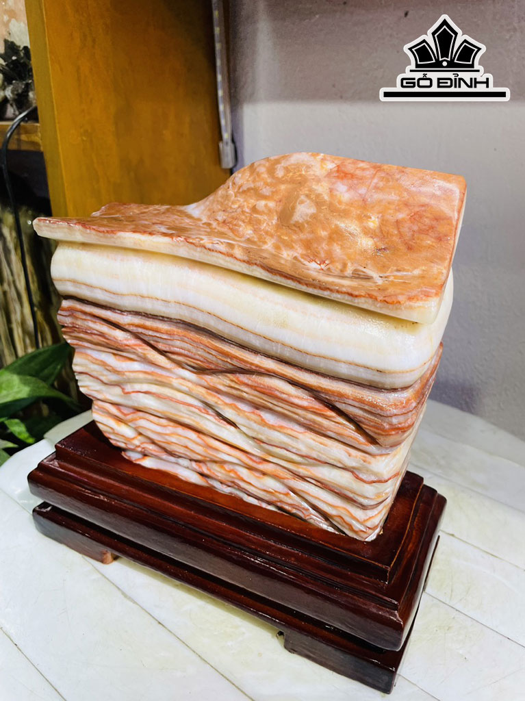 Tác Phẩm Thịt Heo Đá Canxit Cao 20 Ngang 18 (cm) 3,8kg