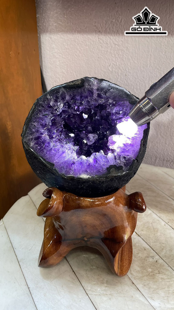 Tinh Thể Đá Thạch Anh Tím Cao 20 Ngang 13 Sâu 15 (cm) 4,4kg