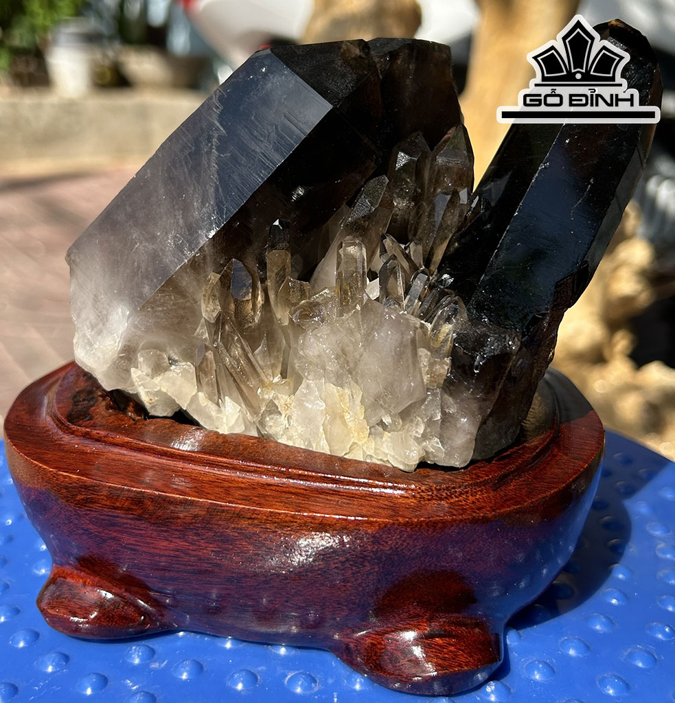 Tác Phẩm Đá Thạch Anh Đen Cao 12,5 Ngang 13 (cm) 1,32kg