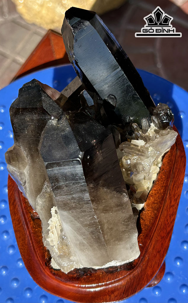 Tác Phẩm Đá Thạch Anh Đen Cao 12,5 Ngang 13 (cm) 1,32kg