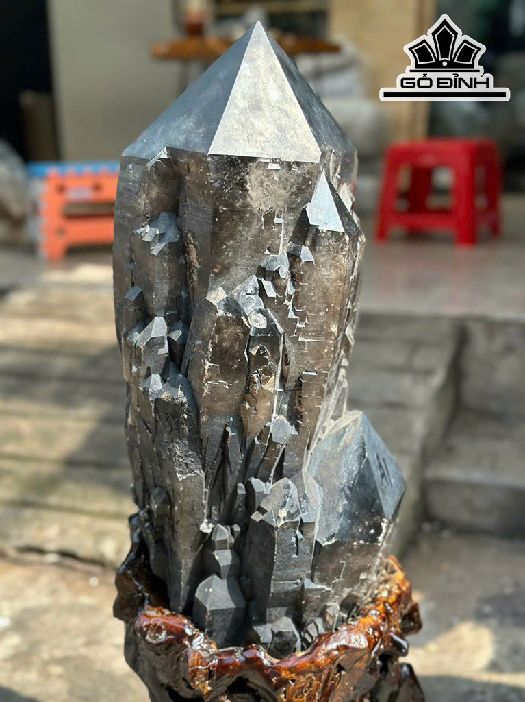 Trụ Đá Thạch Anh Đen Cao 75 (cm) 25kg