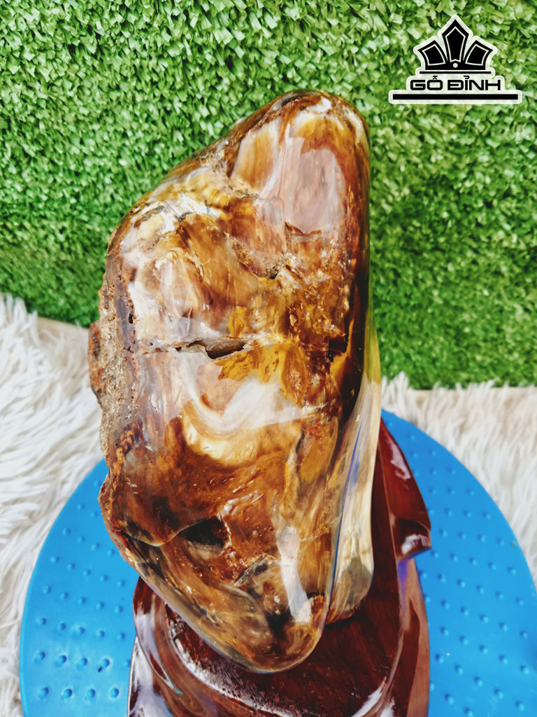 Tác Phẩm Gỗ Hóa Ngọc Cao 22 Ngang 16 (cm) 2,8kg