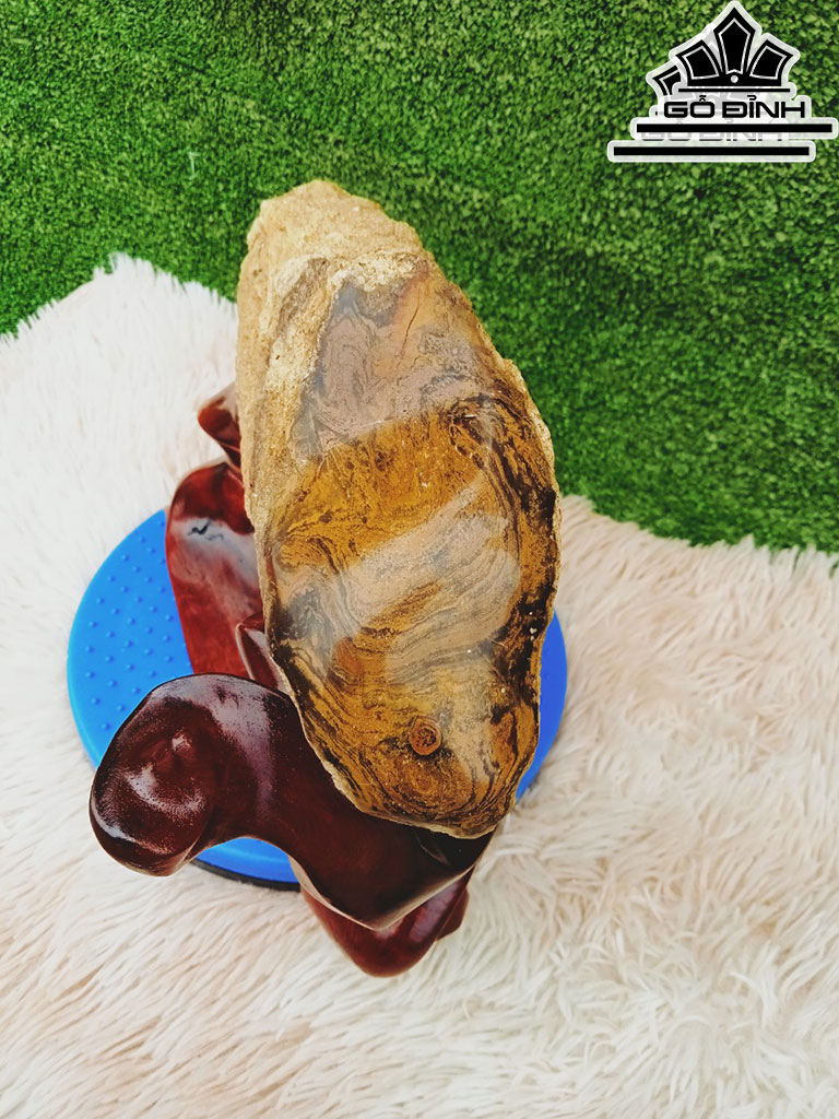Tác Phẩm Gỗ Hóa Ngọc Cao 31 Đường Kính 9 (cm) 4,5kg