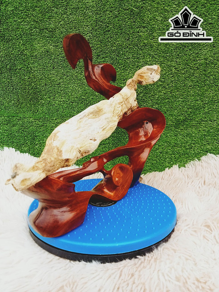 Tác Phẩm Gỗ Hóa Ngọc Cao 45 Ngang 5 (cm) 1,8kg