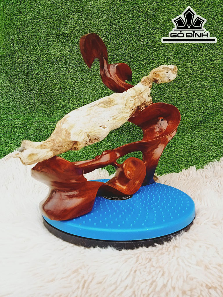 Tác Phẩm Gỗ Hóa Ngọc Cao 45 Ngang 5 (cm) 1,8kg