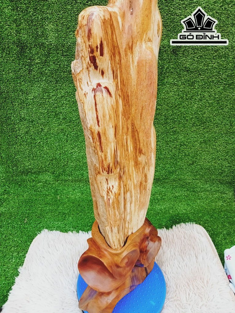 Tác Phẩm Gỗ Hóa Thạch Cao 71 Ngang 15 (cm) 14kg