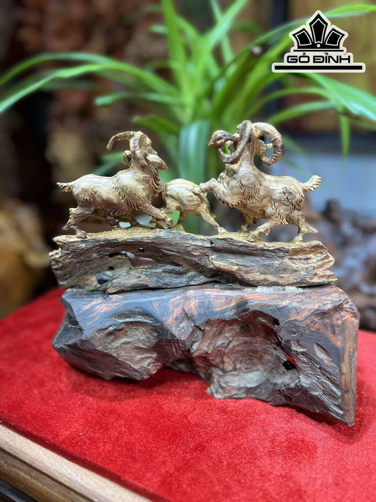 Tượng Tam Dương Khai Thái Gỗ Sưa Cao 25 Ngang 13 Sâu 4 (cm)