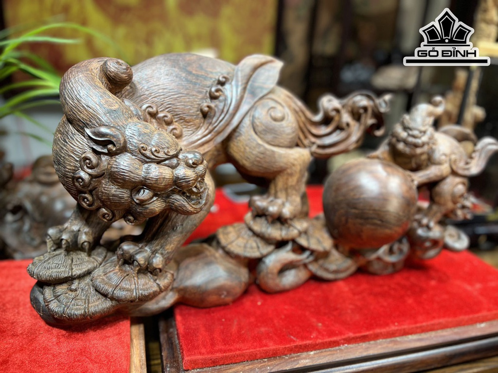 Tượng Tỳ Hưu Gỗ Trắc Ngang 60 Cao 30 Sâu 22 (cm)