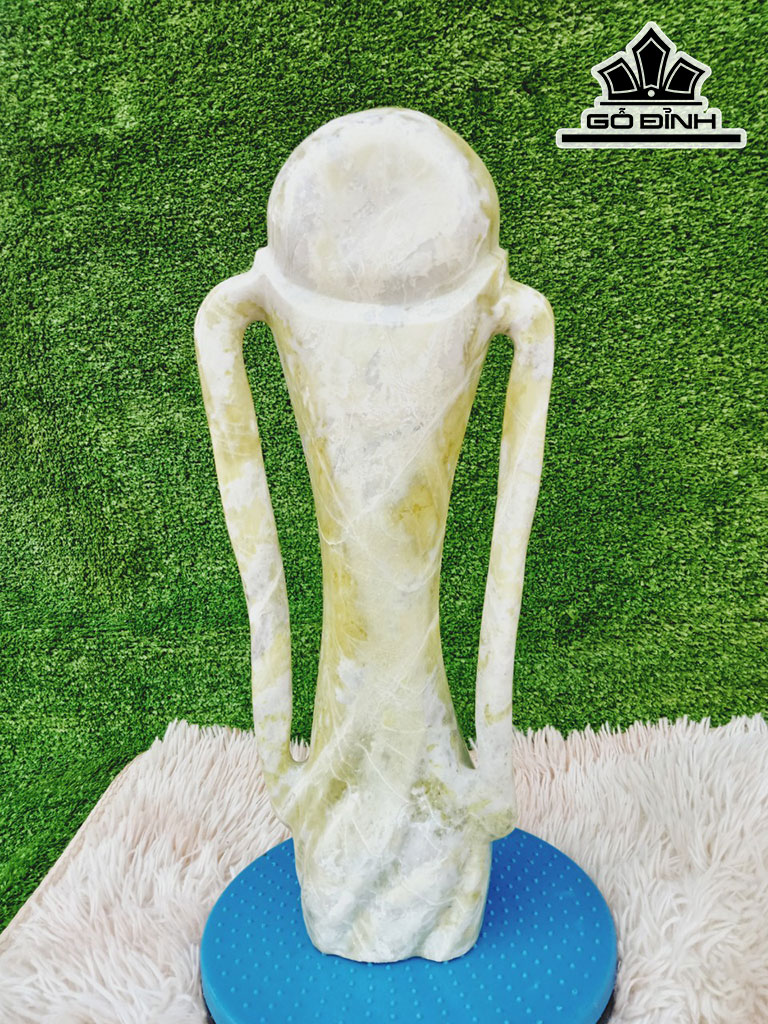 Tác Phẩm Cúp Vàng Đá Cẩm Thạch Cao 46 Ngang 20 (cm) 9kg