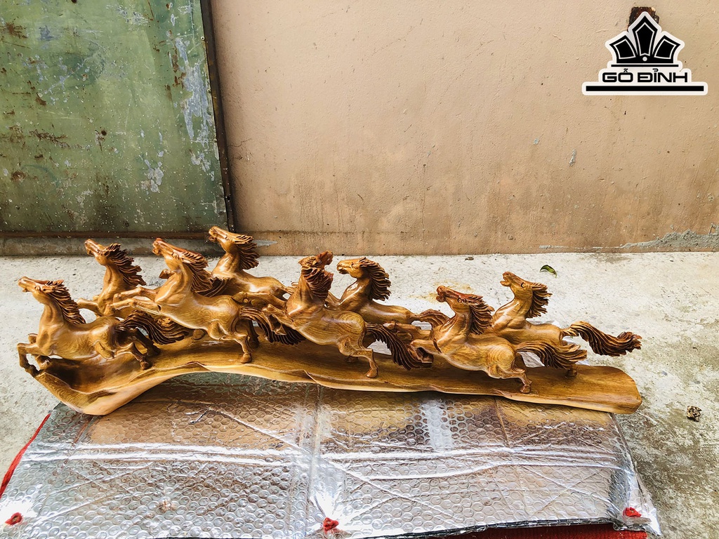 Tượng Bát Mã Gỗ Hương Ngang 78 Cao 25 Sâu 13 (cm)