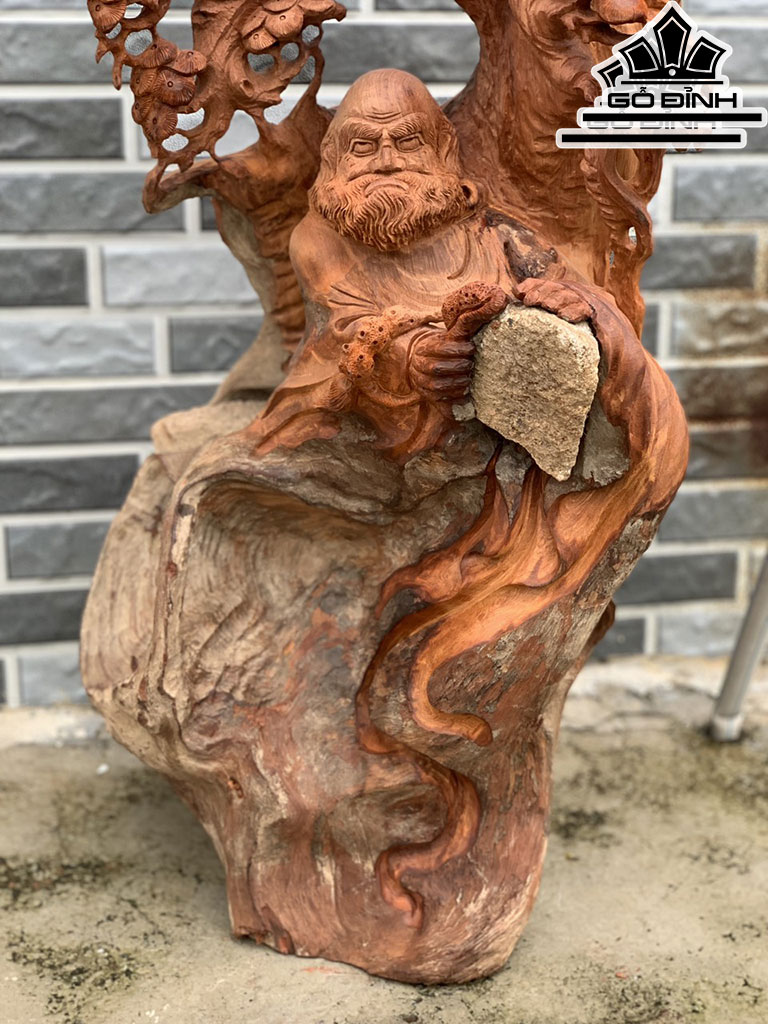 Tượng Đạt Ma Sư Tổ Gỗ Hương Cao 84 Ngang 43 Sâu 34 (cm)