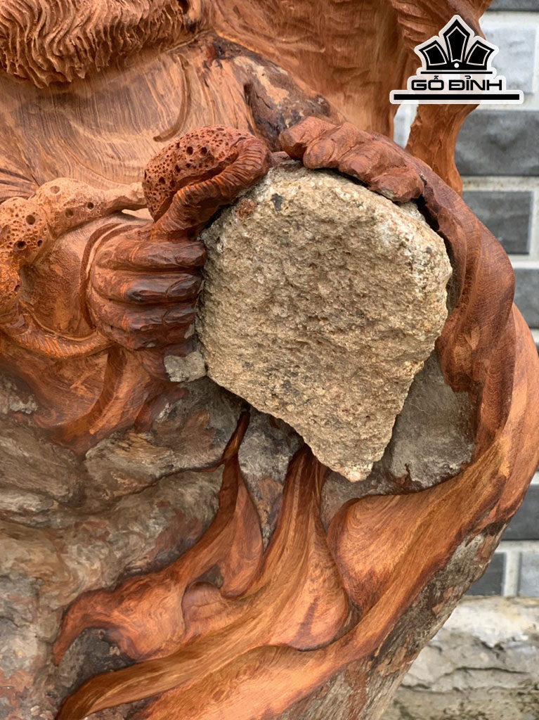 Tượng Đạt Ma Sư Tổ Gỗ Hương Cao 84 Ngang 43 Sâu 34 (cm)