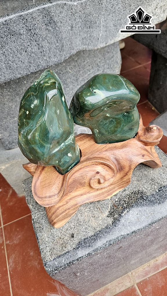 Tác Phẩm Đá Canxedon Cao 30 Ngang 20 (cm) 5kg