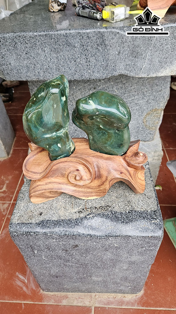 Tác Phẩm Đá Canxedon Cao 30 Ngang 20 (cm) 5kg