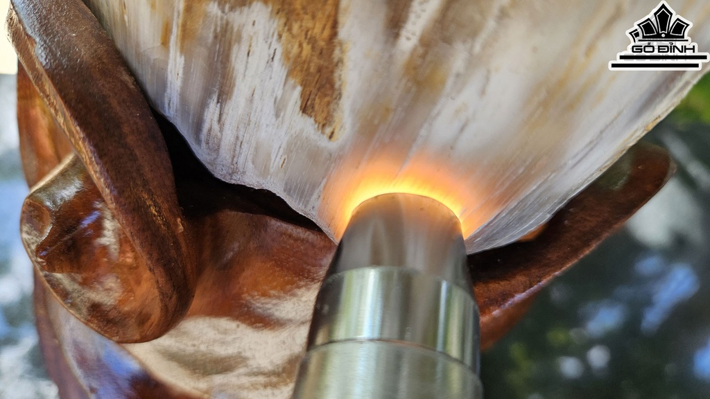 Tác Phẩm Gỗ Hóa Ngọc Cao 52 Ngang 18 (cm) 13kg