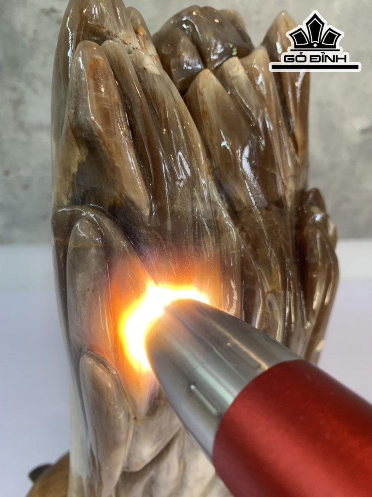 Tác Phẩm Gỗ Hóa Thạch Cao 36 Ngang 33 Sâu 12 (cm) 3kg