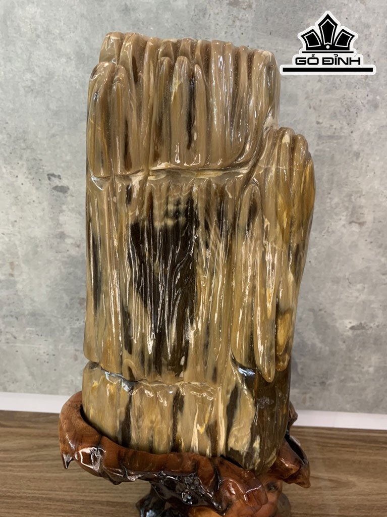 Tác Phẩm Gỗ Hóa Thạch Cao 54 Ngang 27 (cm) 8kg