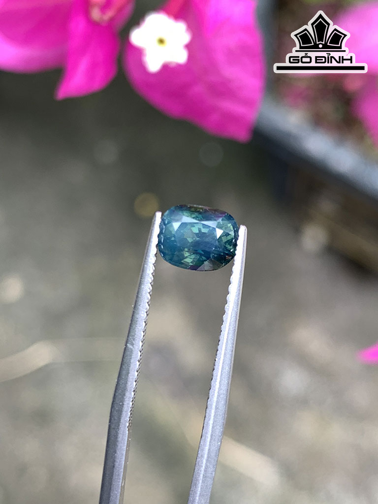 Viên Ngọc Đá Sapphire Cao 7 Ngang 5,5 Sâu 4,5 (mm) 1,4cts