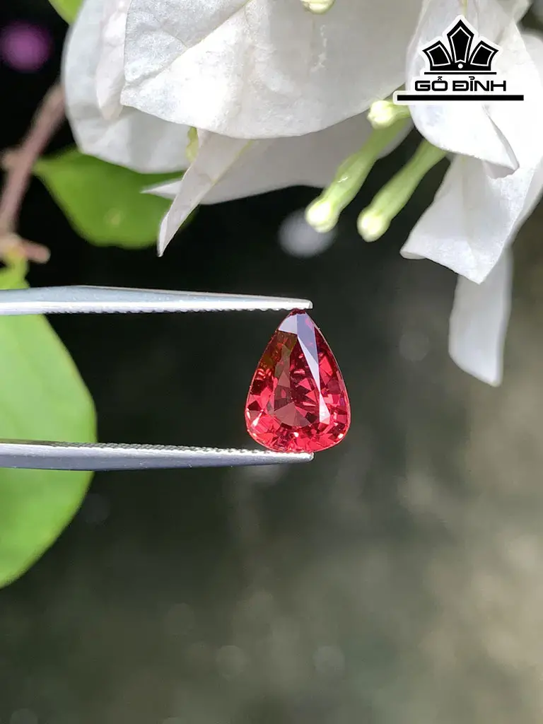 Viên Ngọc Đá Spinel Cao 10 Ngang 7,2 Sâu 5 (mm) 2,53cts