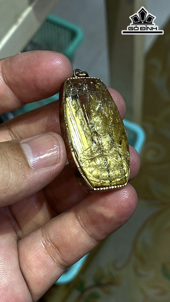 Mặt Dây Chuyền Quan Âm Đá Thạch Anh Tóc Vàng Cao 41 Ngang 23 Sâu 12 (mm) 23,4gr