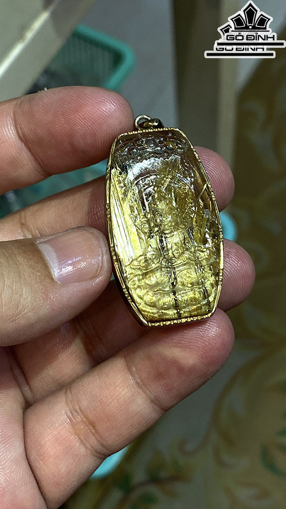 Mặt Dây Chuyền Quan Âm Đá Thạch Anh Tóc Vàng Cao 41 Ngang 23 Sâu 12 (mm) 23,4gr
