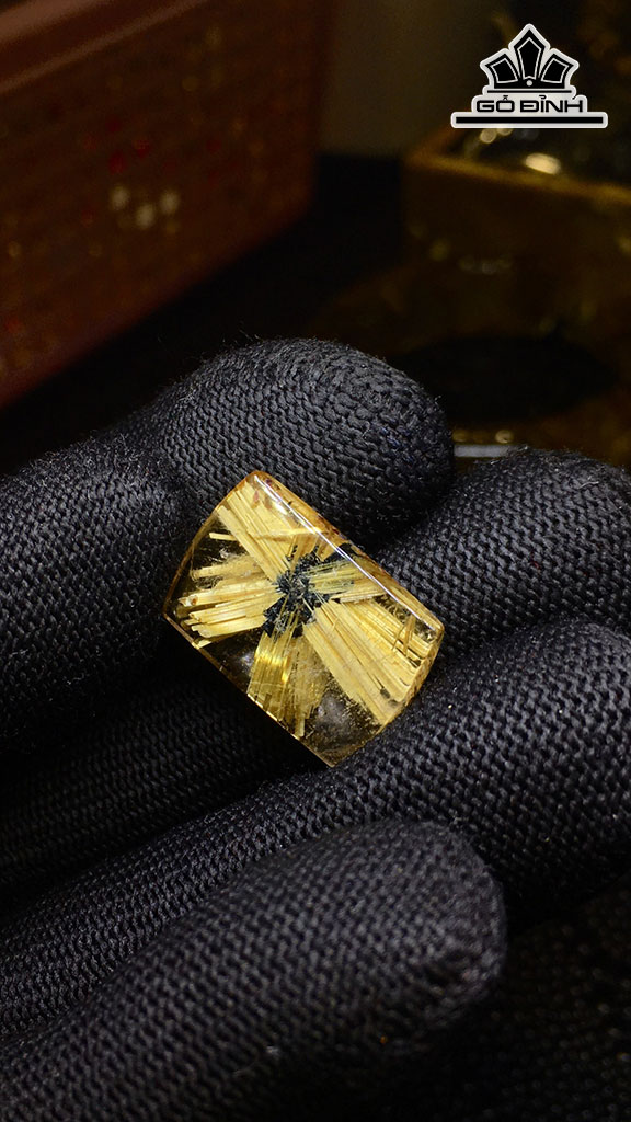 Mặt Trơn Hoa Thị Đá Thạch Anh Tóc Vàng Cao 20,6 Ngang 13,8 Sâu 5,7 (mm) 3,2gr
