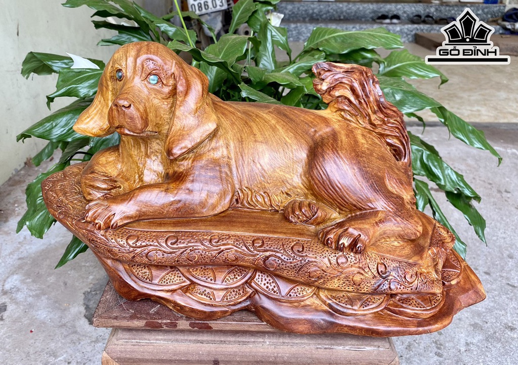 Tượng Chó Gỗ Hương Cao 22 Ngang 44 Sâu 19 (cm)