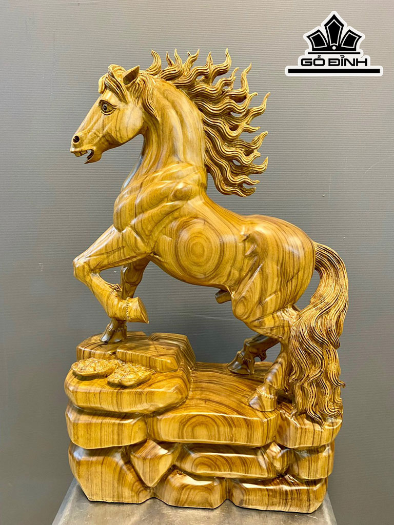 Tượng Ngựa Phong Thủy (Nhất Mã Phi Thiên) Gỗ Xá Xị Cao 70 Ngang 44 Sâu 20 (cm)