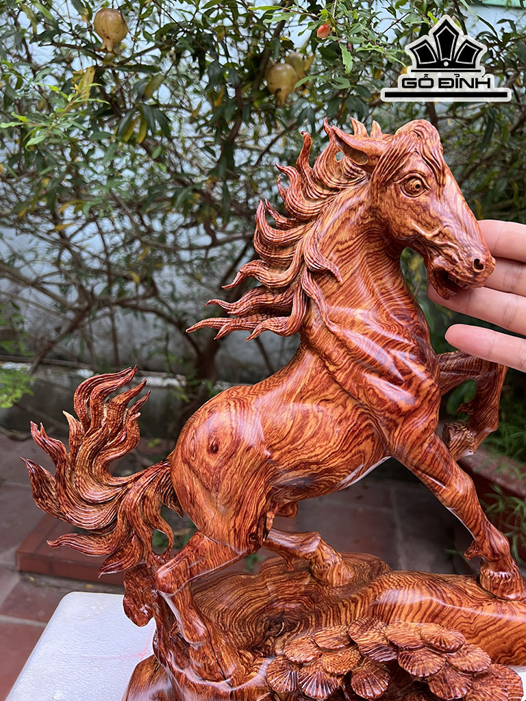 Tượng Ngựa Phong Thủy (Nhất Mã Phi Thiên) Gỗ Cẩm Cao 56 Ngang 35 Sâu 18 (cm)