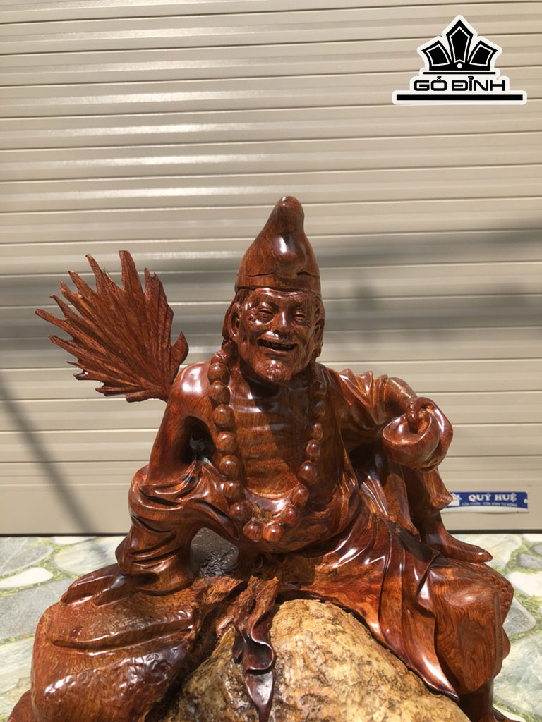 Tượng Tế Công Gỗ Hương Cao 44 Ngang 32 Sâu 34 (cm)