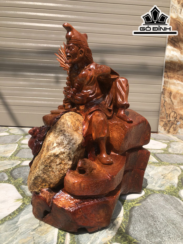 Tượng Tế Công Gỗ Hương Cao 44 Ngang 32 Sâu 34 (cm)