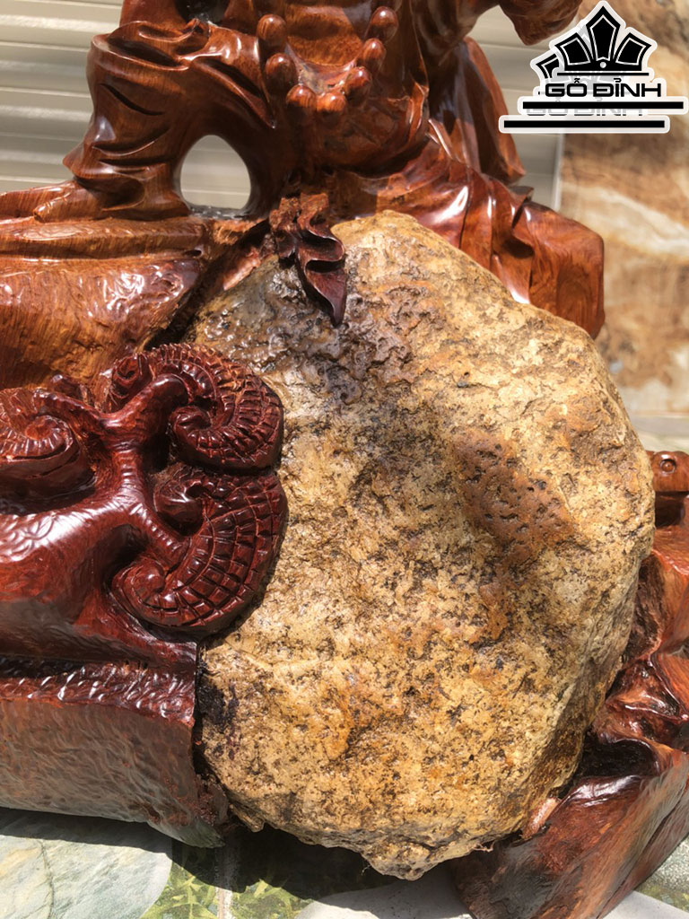 Tượng Tế Công Gỗ Hương Cao 44 Ngang 32 Sâu 34 (cm)