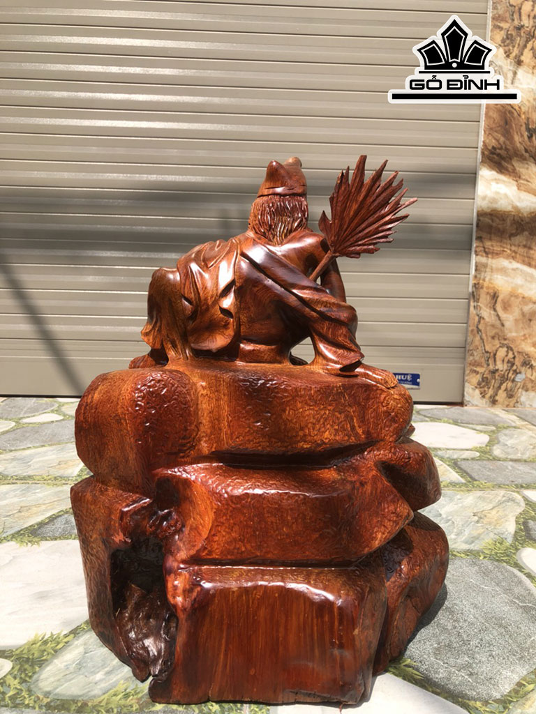 Tượng Tế Công Gỗ Hương Cao 44 Ngang 32 Sâu 34 (cm)