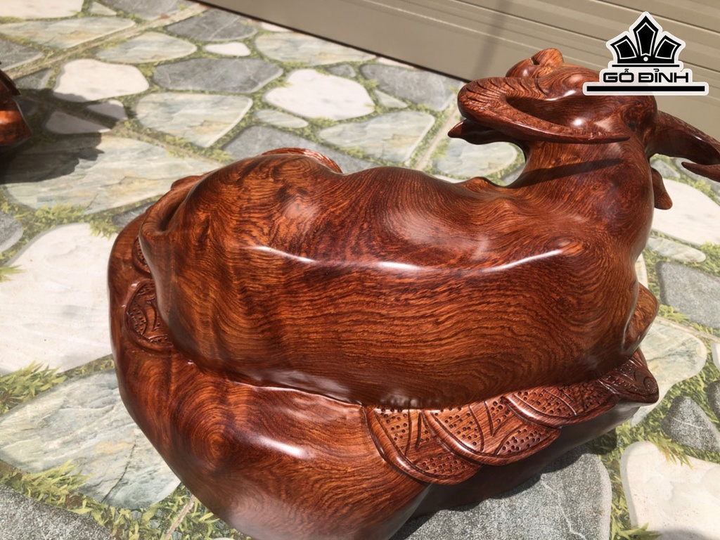 Tượng Trâu Gỗ Hương Cao 30 Ngang 42 Sâu 30 (cm)