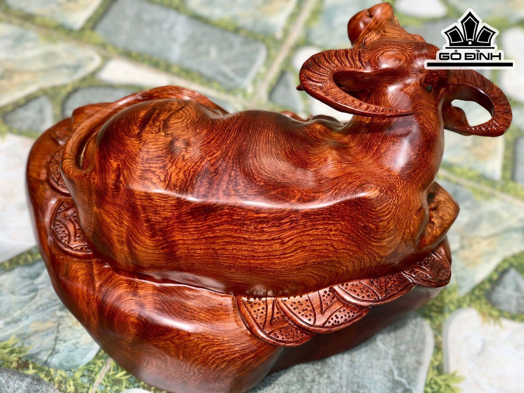 Tượng Trâu Gỗ Hương Cao 30 Ngang 42 Sâu 30 (cm)