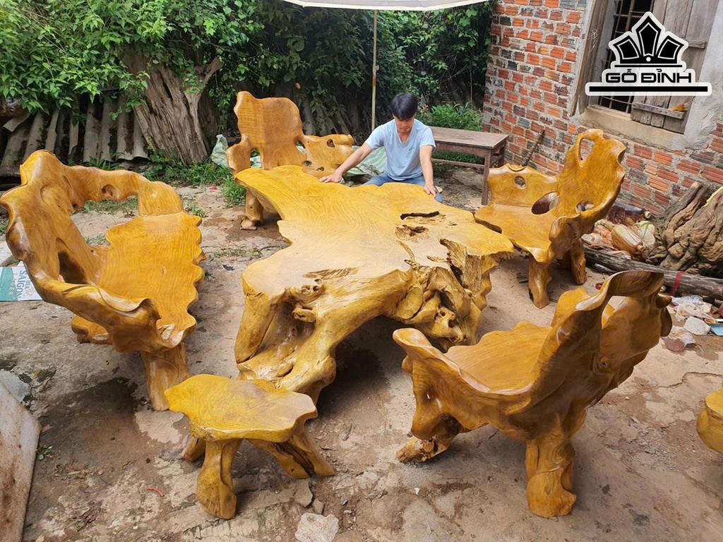 Bộ Bàn Gỗ Bò Ma Dài 210 Rộng 150 Cao 62 (cm)