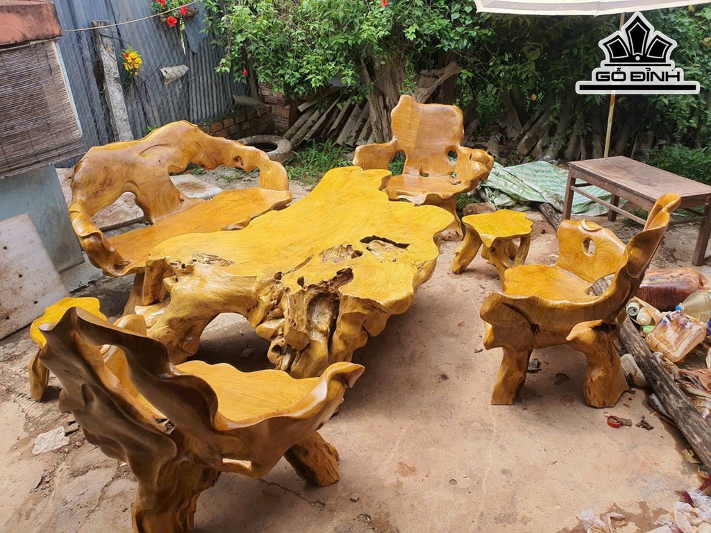 Bộ Bàn Gỗ Bò Ma Dài 210 Rộng 150 Cao 62 (cm)