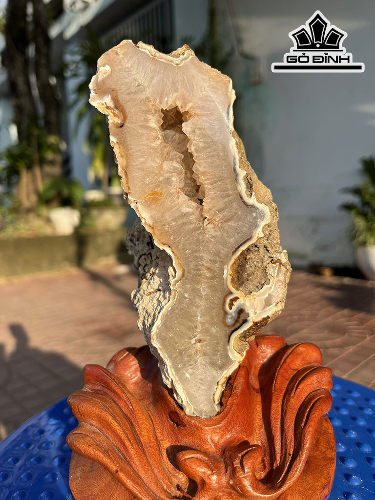 Tinh Thể Đá Mã Não Cao 20 (cm) 850gr
