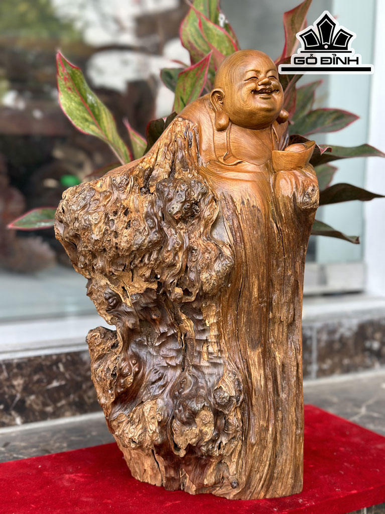 Tượng Phật Di Lặc Gỗ Bách Xanh Cao 43 Ngang 24 Sâu 12 (cm)