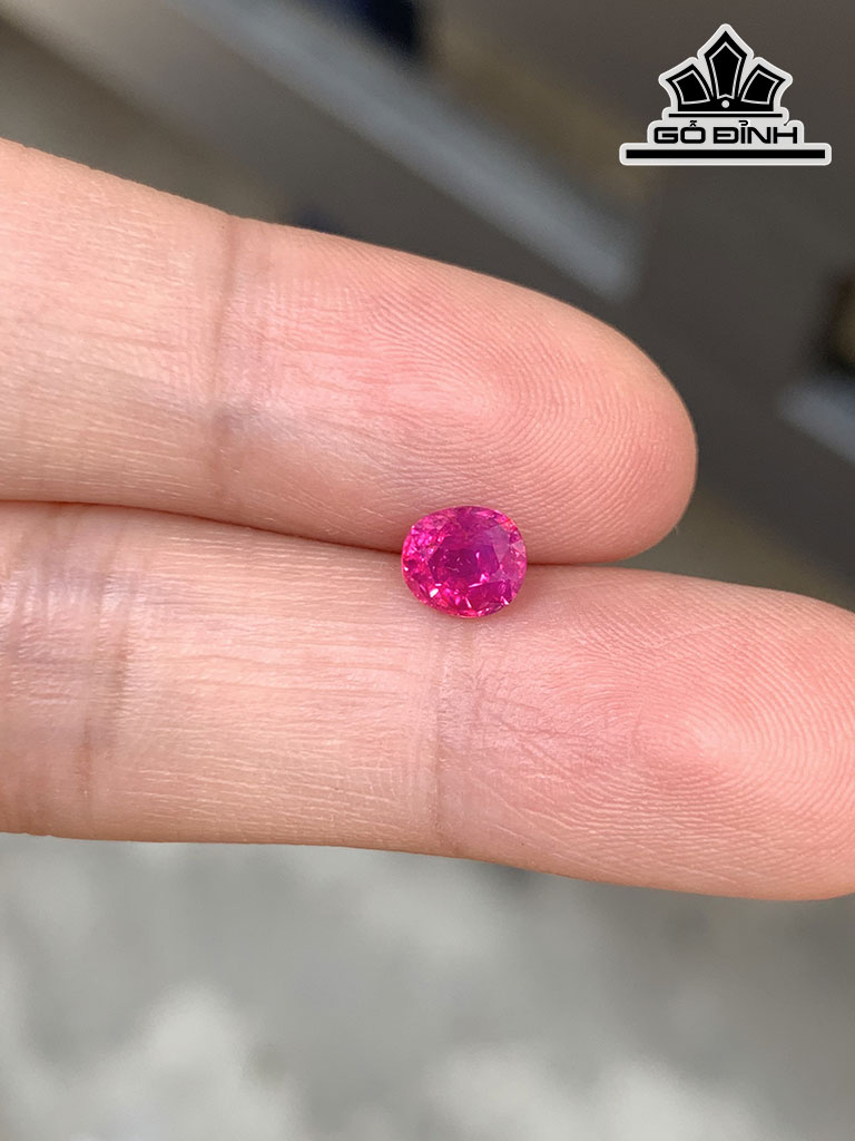 Viên Ngọc Đá Ruby Cao 5,5 Ngang 5 Sâu 3,2 (mm) 0,8cts