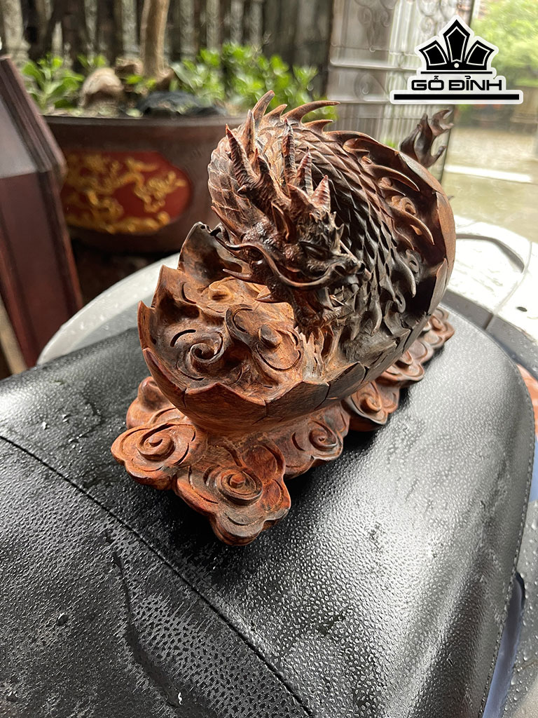 Trứng Rồng Phong Thủy Gỗ Trắc Cao 15 Ngang 28 Sâu 11 (cm)