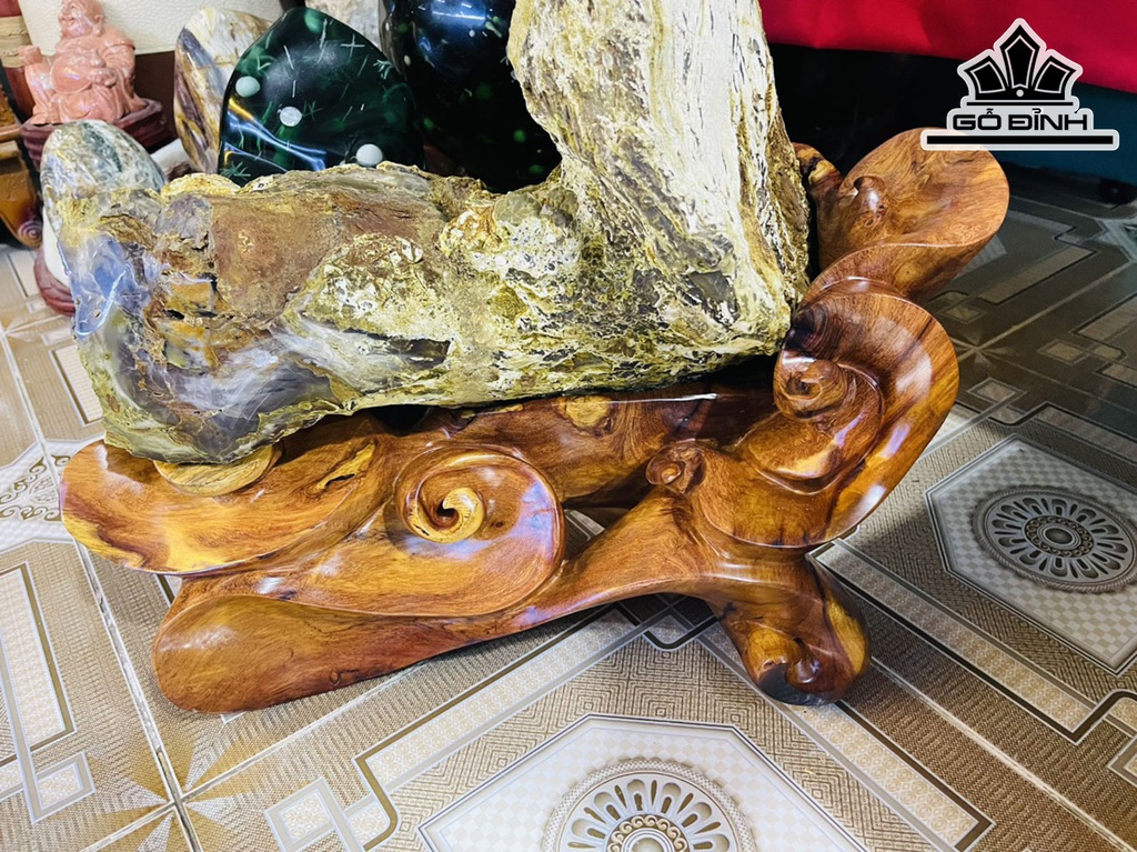 Tác Phẩm Gỗ Hóa Thạch Cao 52 Ngang 40 (cm) 30kg