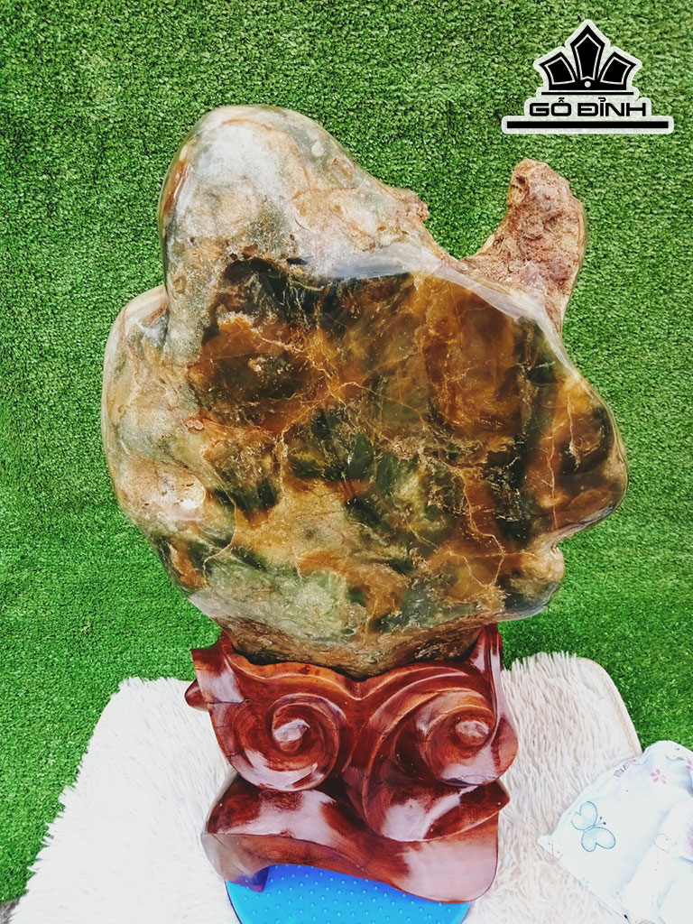 Tác Phẩm Đá Canxedon Cao 60 Ngang 35 (cm) 17kg