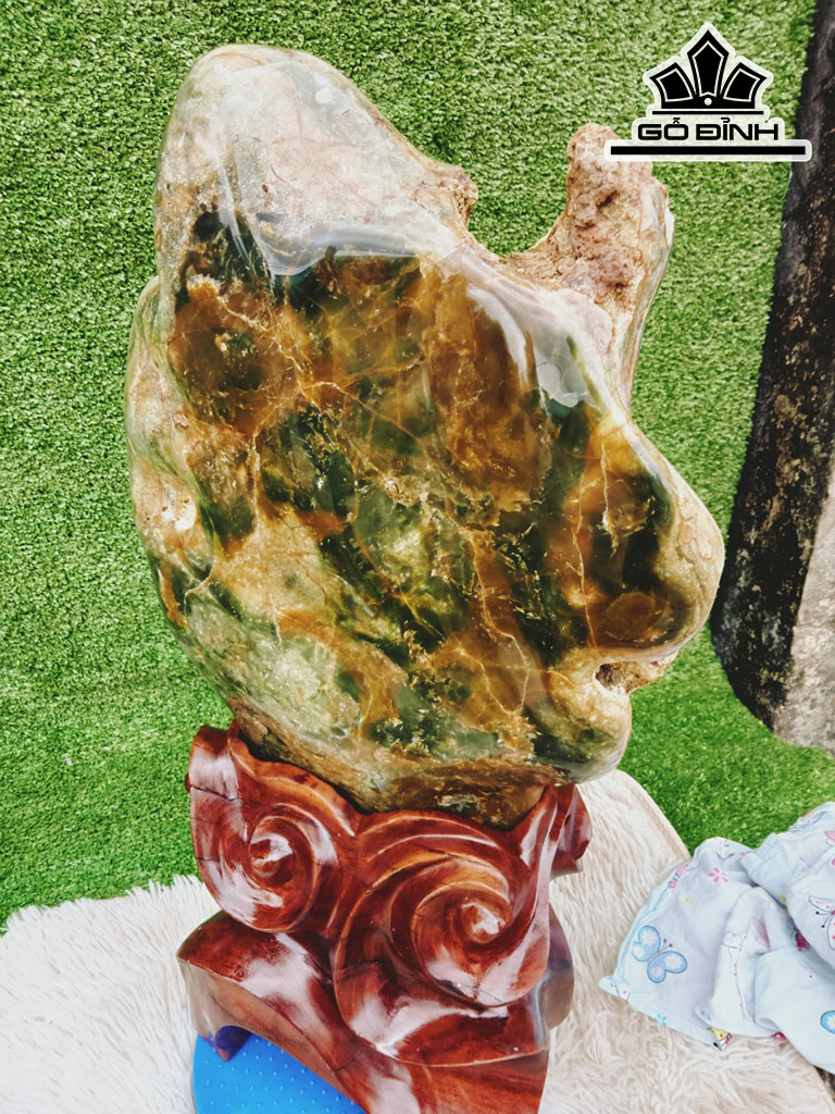 Tác Phẩm Đá Canxedon Cao 60 Ngang 35 (cm) 17kg