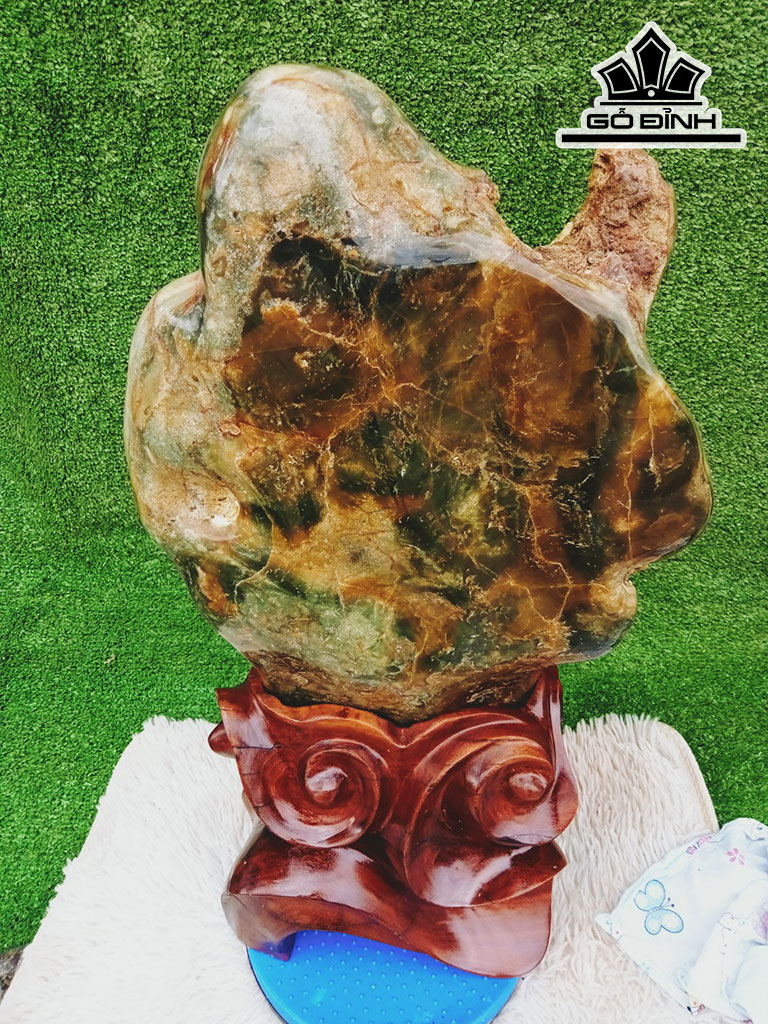 Tác Phẩm Đá Canxedon Cao 60 Ngang 35 (cm) 17kg