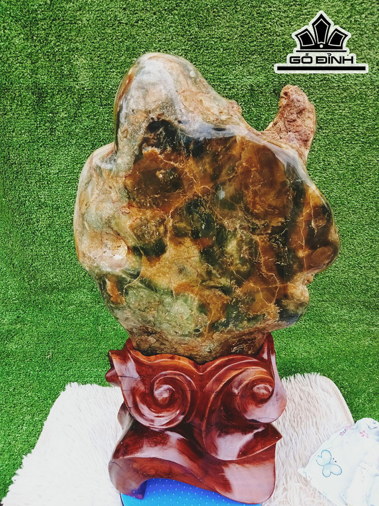 Tác Phẩm Đá Canxedon Cao 60 Ngang 35 (cm) 17kg