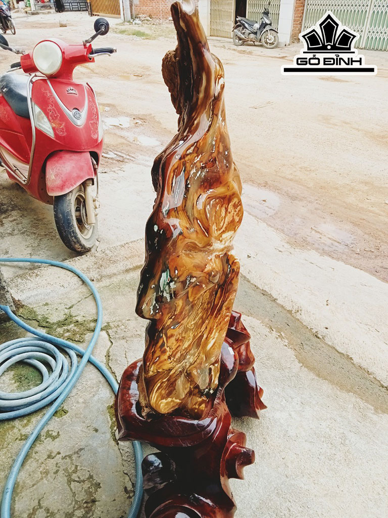 Tác Phẩm Đá Canxedon Cao 127 Ngang 47 (cm) 85kg