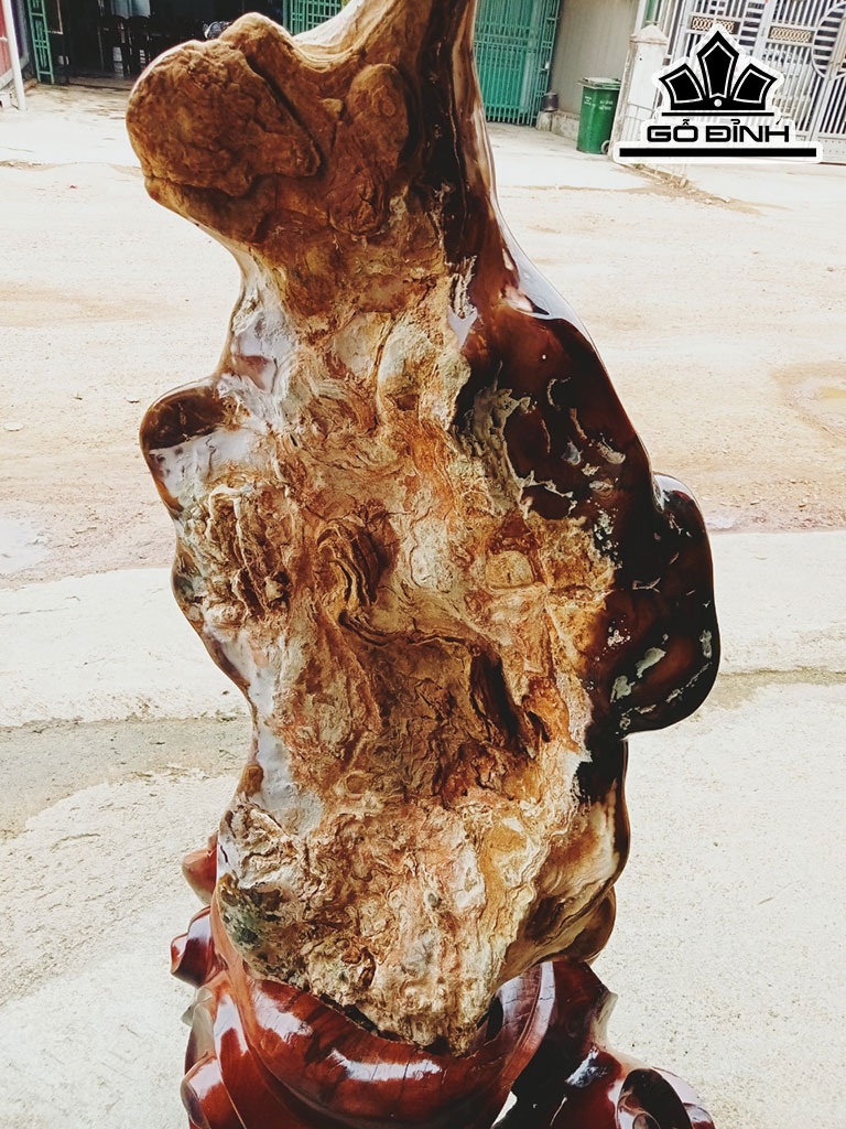 Tác Phẩm Đá Canxedon Cao 127 Ngang 47 (cm) 85kg