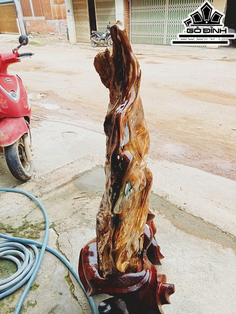 Tác Phẩm Đá Canxedon Cao 127 Ngang 47 (cm) 85kg