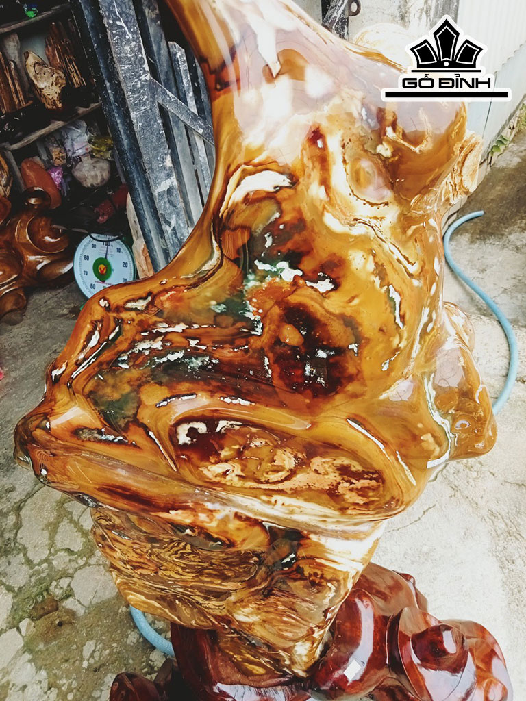 Tác Phẩm Đá Canxedon Cao 127 Ngang 47 (cm) 85kg